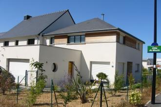 construction maison toiture 4 pans par GEB